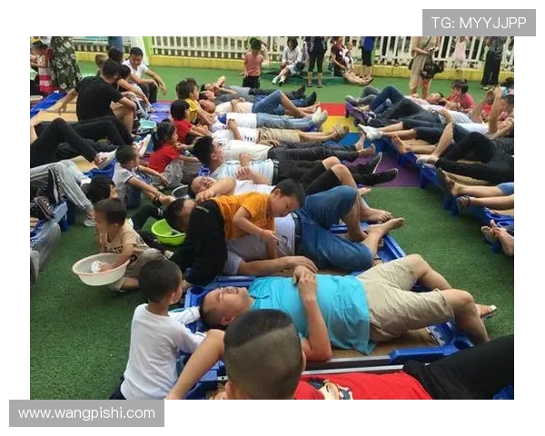 亚马尔父亲节晒童年合照：爸爸，永远爱你！(3)