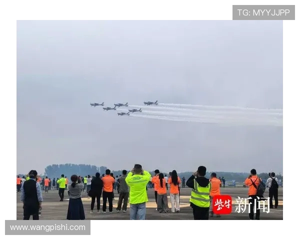 苏超排面炸裂!赞助商激增 + 空中编队 + 家乡舰助阵(2) 苏超排面炸裂!赞助商激增 + 空中编队 + 家乡舰助阵(2)